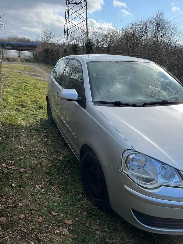 Gebraucht VW Polo 60 PS (44 kW) 2009 Silber Kleinwagen