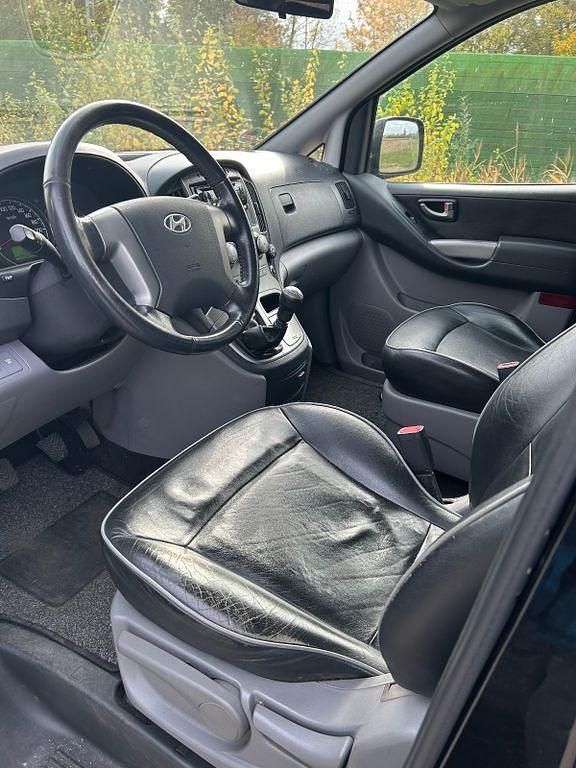 Gebraucht Hyundai H-1 170 PS (125 kW) 2010 Schwarz Van / Kleinbus