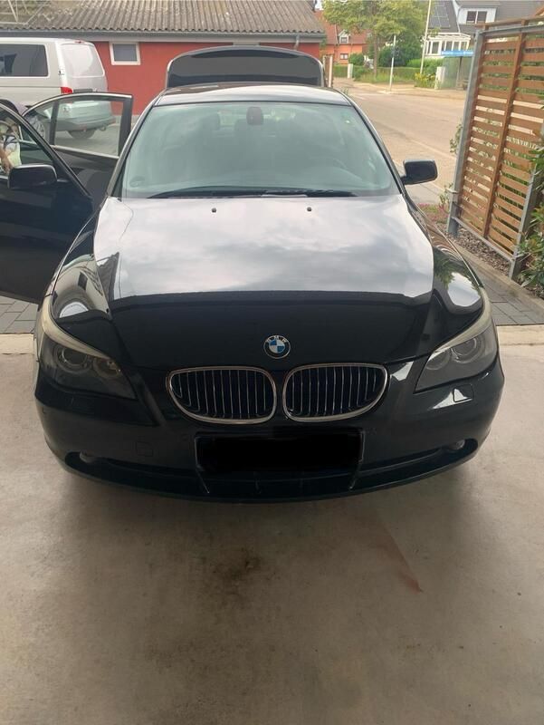 Schwarz Gebraucht 2005 BMW 523 Limousine | 4.700 € (Guter Preis) - Bild 1/4