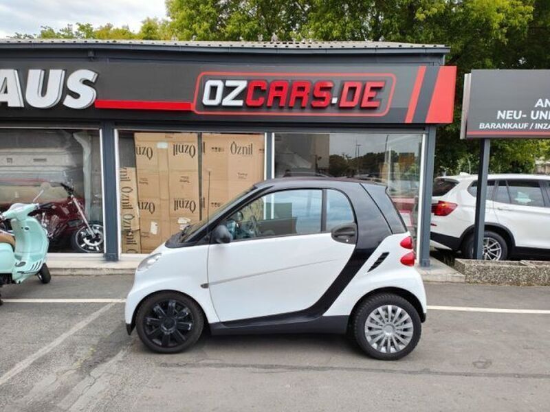 Gebraucht Smart ForTwo Coupé 61 PS (44 kW) 2009 Schwarz Coupé
