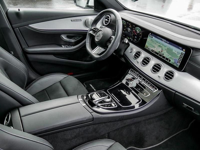 Gebraucht Mercedes E300 AMG 194 PS (142 kW) 2022 Weiß Limousine