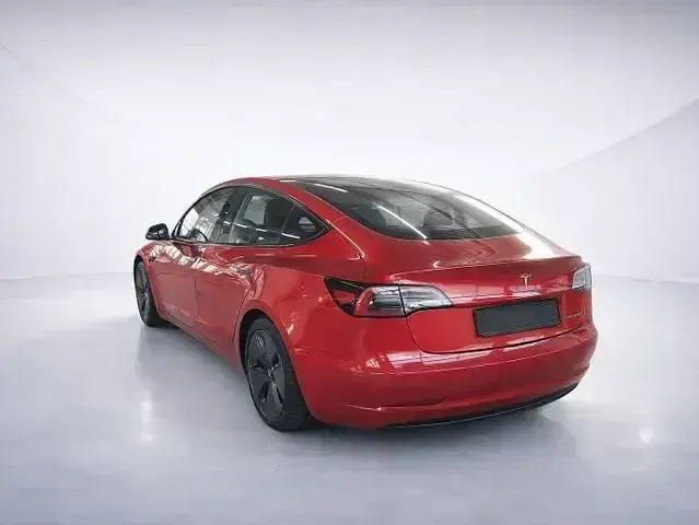 Käytetty Tesla Model 3 366 kW (498 HP) 2021 Punainen Sedan