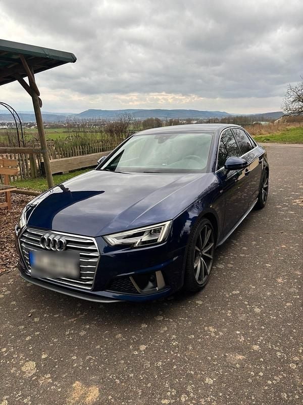 Gebraucht Audi A4 Sport 190 PS (139 kW) 2019 Blau Limousine