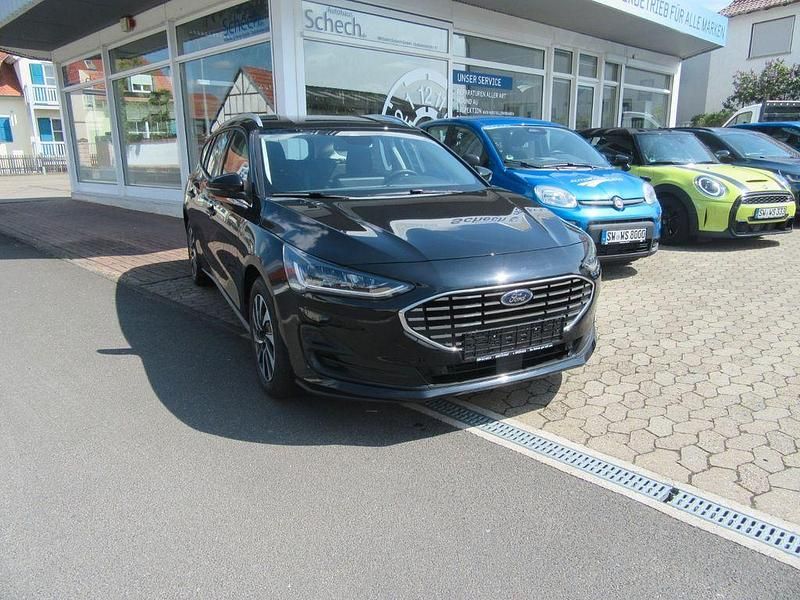 Gebraucht Ford Focus Titanium 125 PS (91 kW) 2023 Schwarz Limousine