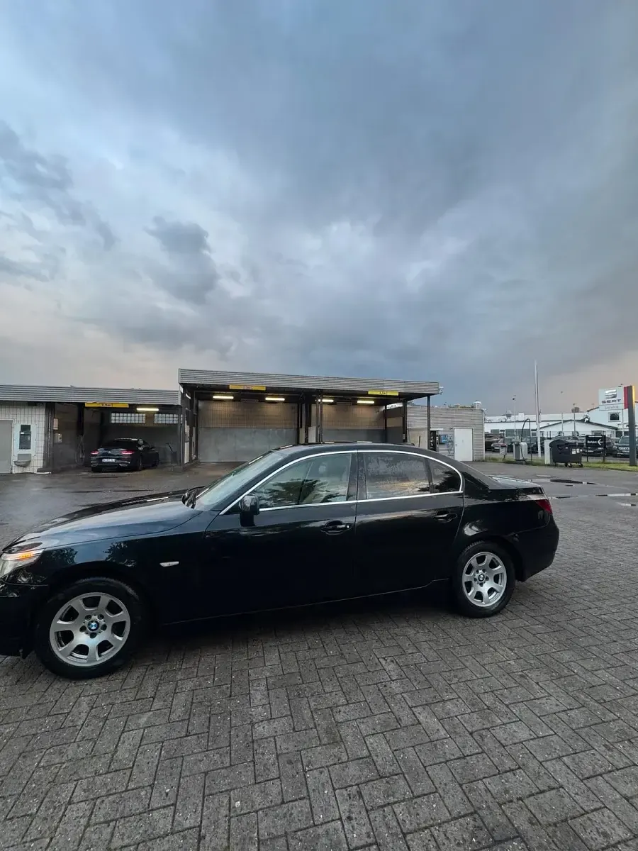 Gebraucht BMW 525 Advantage 177 PS (130 kW) 2006 Schwarz Limousine