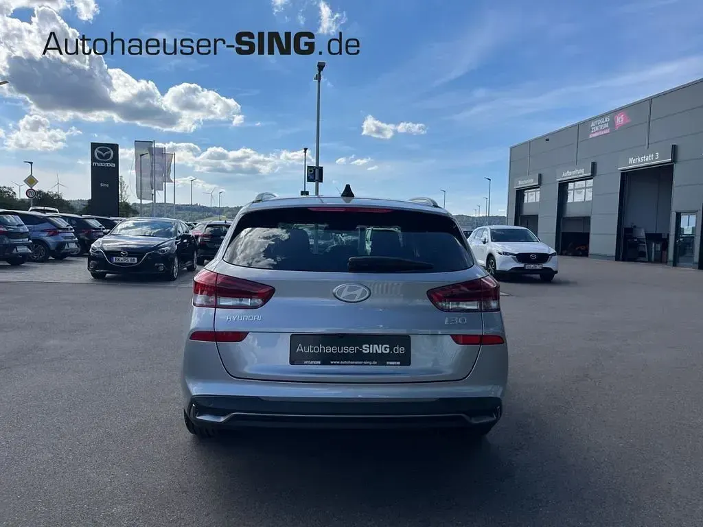 Neu Hyundai i30 150 PS (110 kW) 2026 Silber Kombi