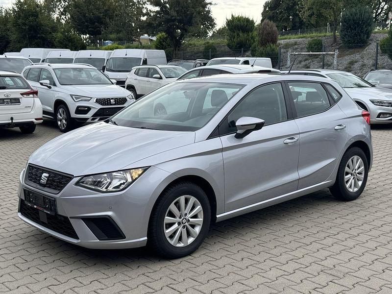 Urban silver Gebraucht 2021 Seat Ibiza Style Kleinwagen | 9.999 € - Bild 1/4