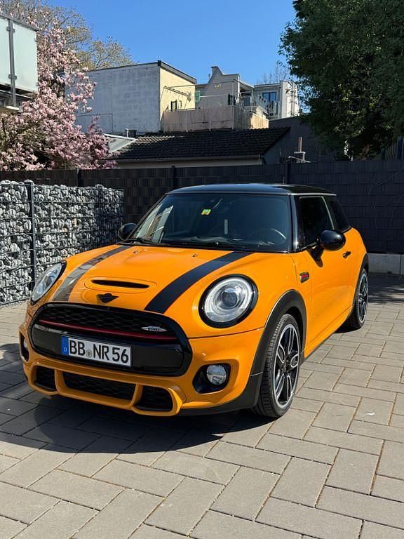 Orange Gebraucht 2018 Mini Cooper SD Kleinwagen | 18.200 € (Etwas zu teuer) - Bild 1/4