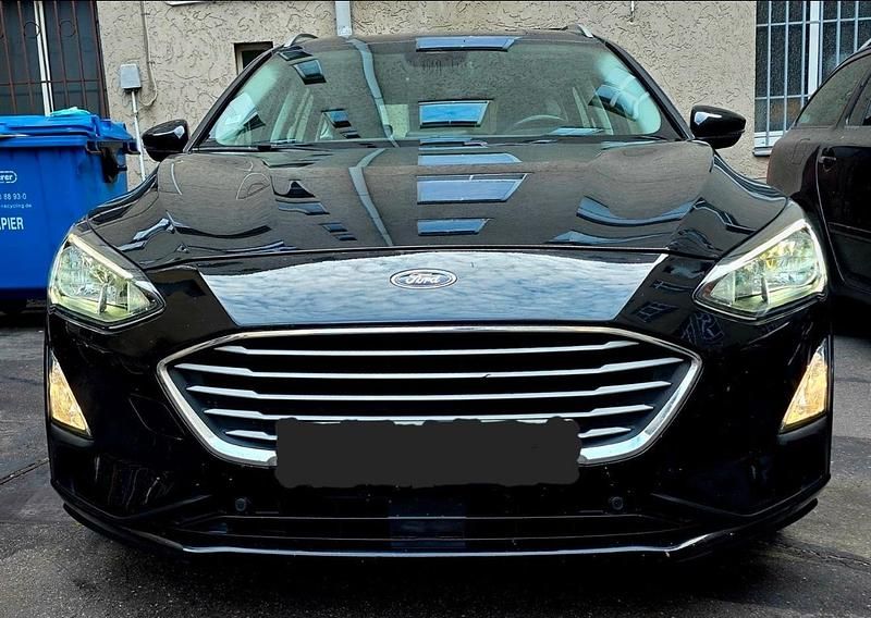 Schwarz Gebraucht 2020 Ford Focus Titanium Kombi | 10.500 € (Guter Preis) - Bild 1/4