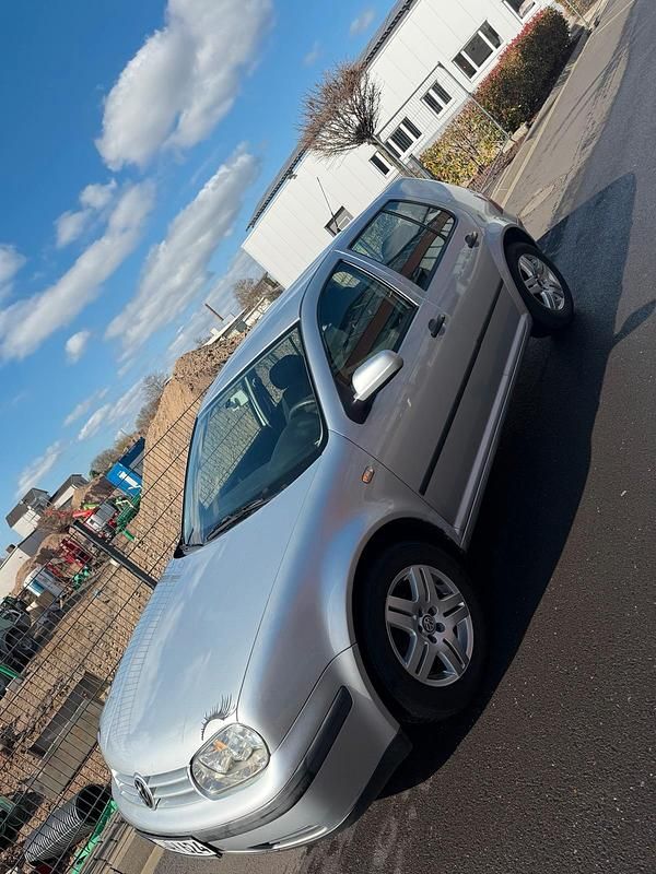 Gebraucht VW Golf IV 102 PS (75 kW) 2003 Silber Kleinwagen