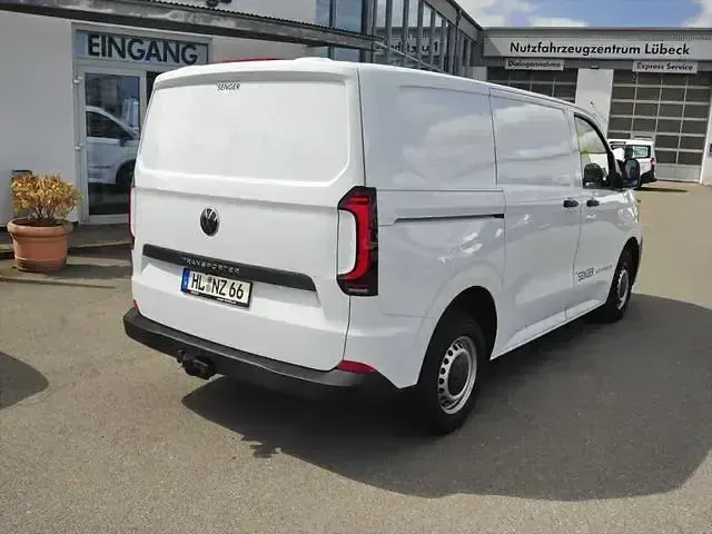 Second-hand VW Transporter 110 CP (80 kW) 2025 Alb Van