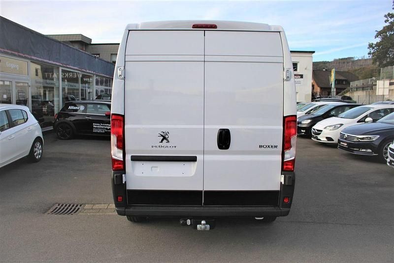 Gebraucht Peugeot Boxer 140 PS (102 kW) 2022 Weiß Van