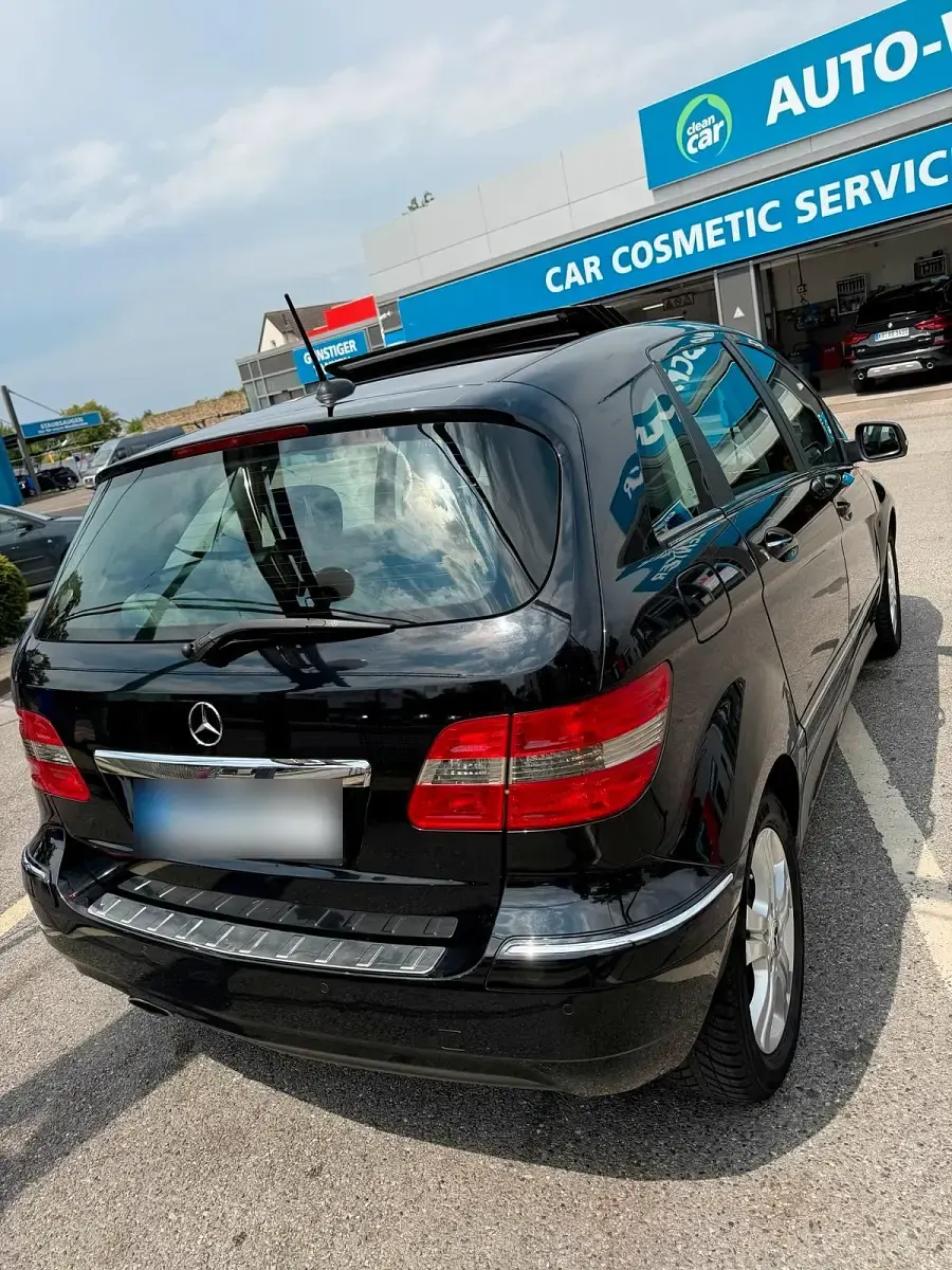 Gebraucht Mercedes B180 116 PS (85 kW) 2010 Schwarz Van / Kleinbus