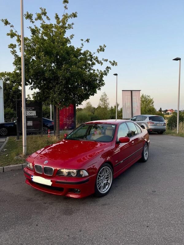 Rot Gebraucht 2001 BMW 530 Limousine | 8.500 € - Bild 1/4