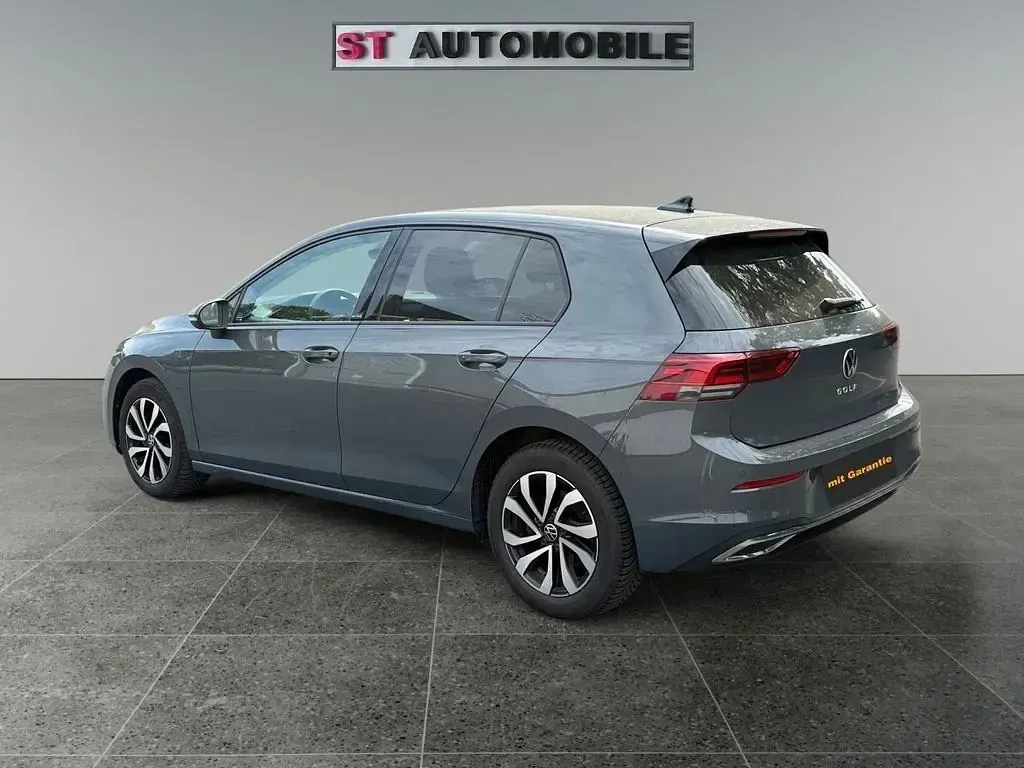 Brugt VW Golf VIII Active 150 HK (110 kW) 2022 Grå Sedan