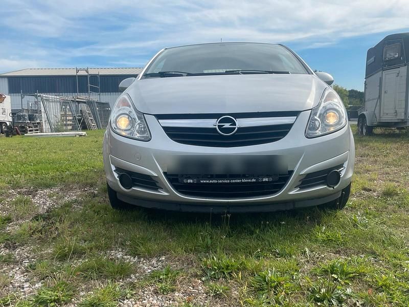 Silber Gebraucht 2008 Opel Corsa Limousine | 2.499 € (Fairer Preis) - Bild 1/4