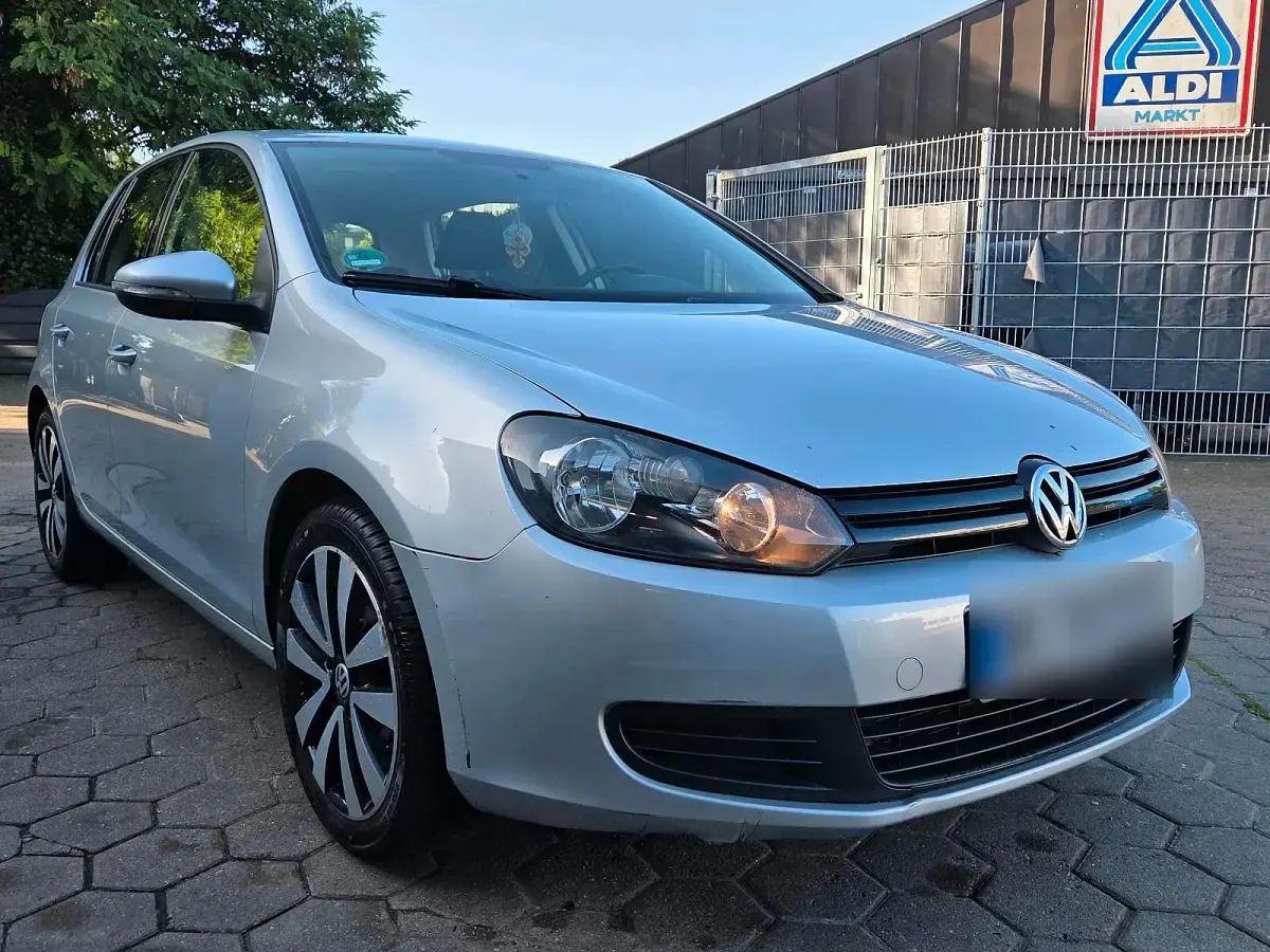 Gebraucht VW Golf VI 110 PS (80 kW) 2009 Silber Kleinwagen