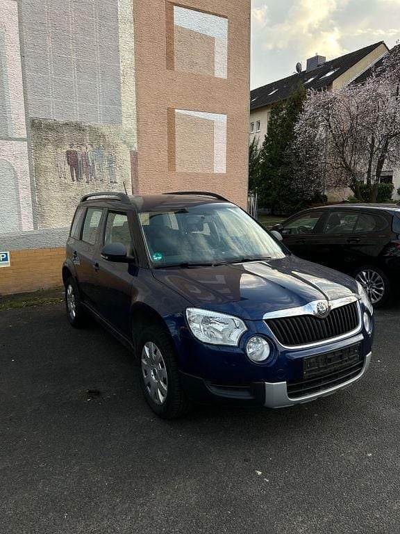 Gebraucht Skoda Yeti Active 105 PS (77 kW) 2012 Blau SUV