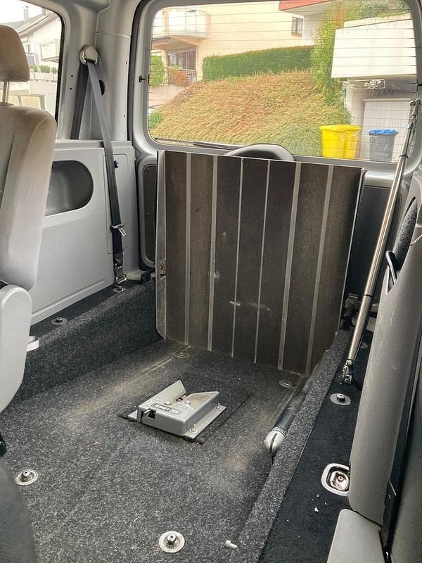 Gebraucht VW Caddy Edition 105 PS (77 kW) 2010 Grau Van / Kleinbus