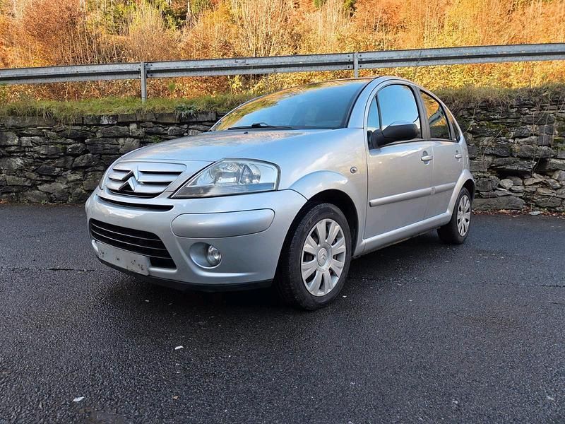 Silber Gebraucht 2007 Citroën C3 Kleinwagen | 1.600 € (Fairer Preis) - Bild 1/4