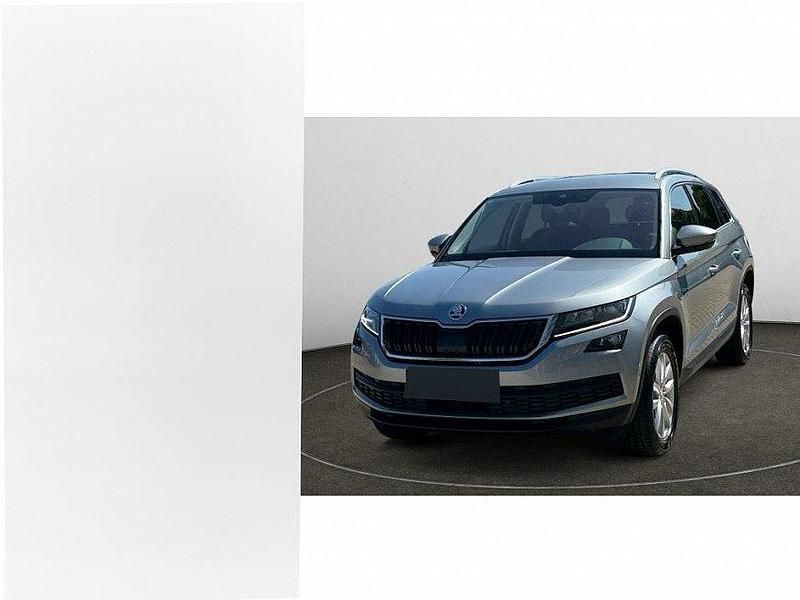 Business grau metallic Gebraucht 2021 Skoda Kodiaq Family SUV | 34.890 € (Fairer Preis) - Bild 1/4