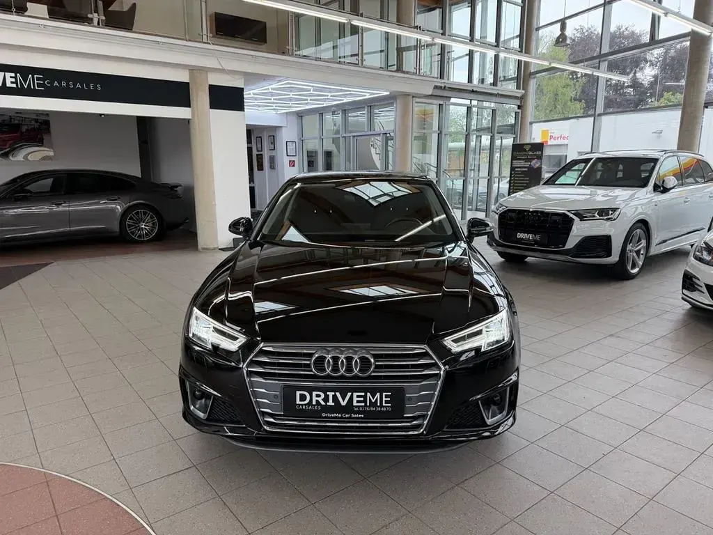 Używany Audi A4 S-Line 150 KM (110 kW) 2019 Czarny Sedan/Limuzyna