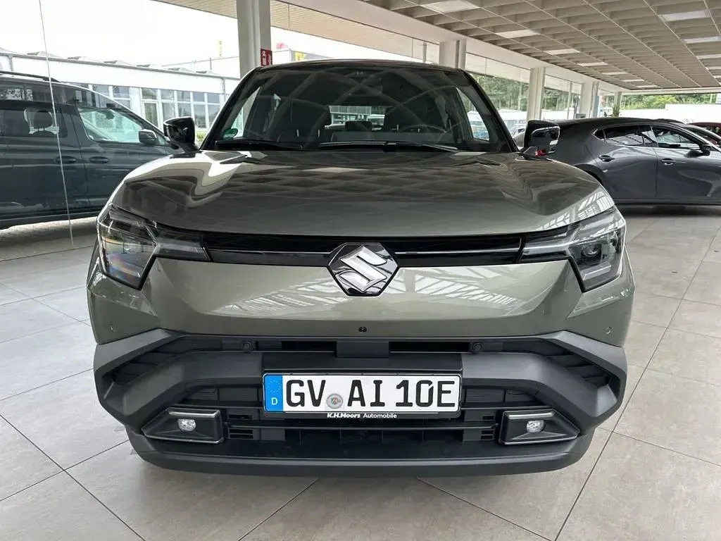 Neu Suzuki e-Vitara Comfort+ 127 kW (174 PS) 2026 Grün SUV