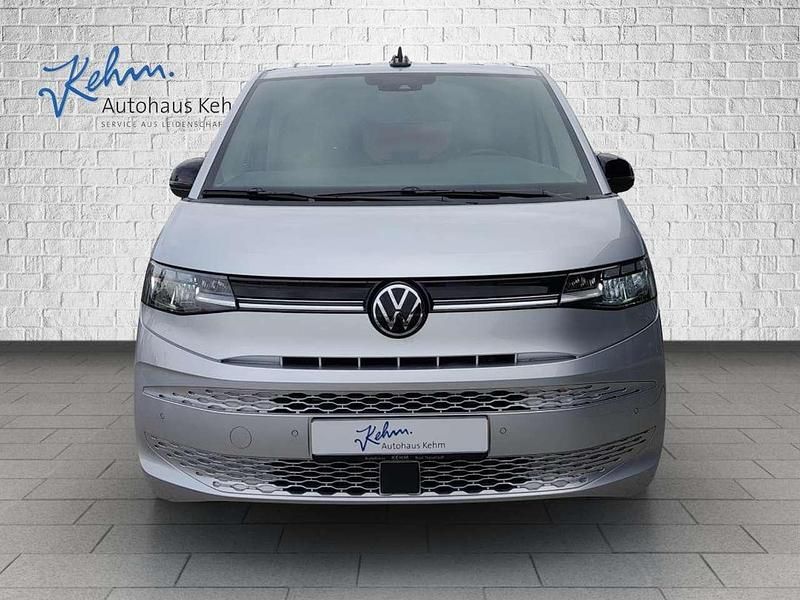 Gebraucht VW Multivan Life 150 PS (110 kW) 2024 Reflexsilber metallic Van / Kleinbus