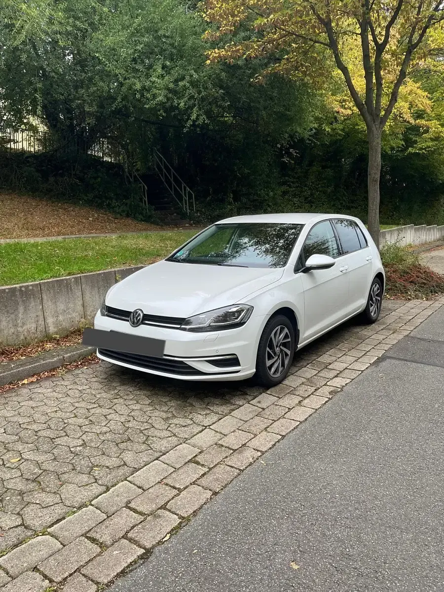 Gebraucht VW Golf VII 125 PS (91 kW) 2017 Weiß Limousine