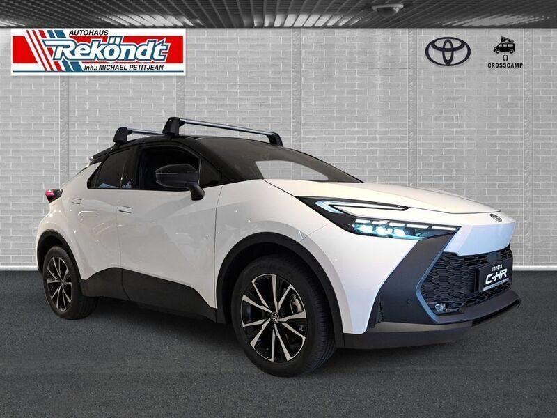 Schneeweiss /schw Gebraucht 2024 Toyota C-HR Team SUV | 43.770 € - Bild 1/4