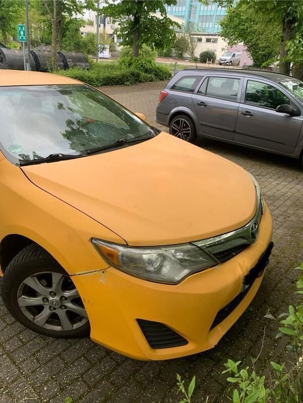 Orange Gebraucht 2013 Toyota Camry Limousine | 6.000 € - Bild 1/4