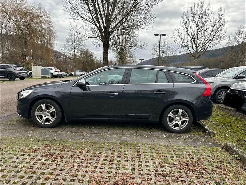 Gebraucht Volvo V60 R-Design 114 PS (83 kW) 2011 Grau Kombi