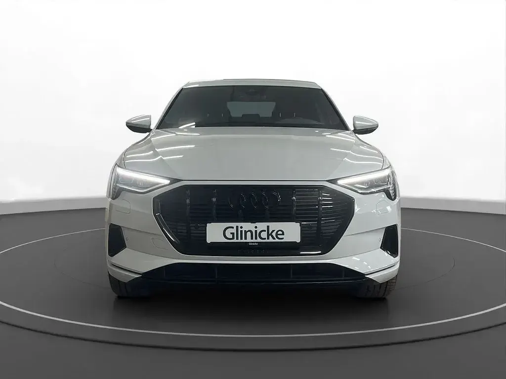 Gebraucht Audi e-tron Sportback Advanced 300 kW (408 PS) 2023 Gletscherweiß metallic SUV