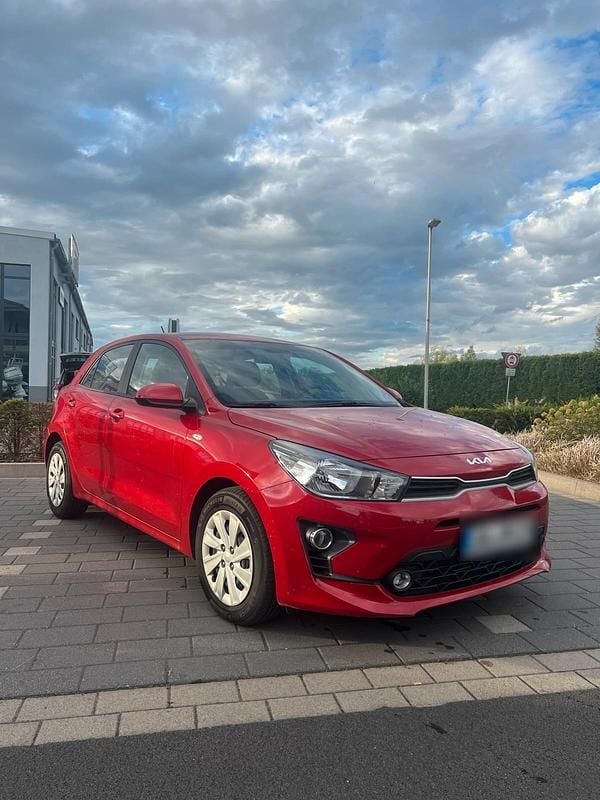 Rot Gebraucht 2023 Kia Rio Kleinwagen | 12.999 € (Guter Preis) - Bild 1/4