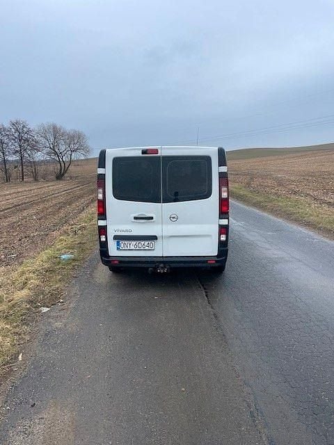 Gebraucht Opel Vivaro 120 PS (88 kW) 2019 Weiß Van / Kleinbus