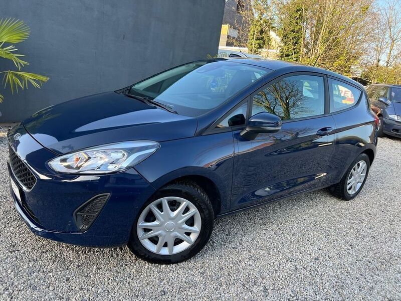 Blazerblau Gebraucht 2020 Ford Fiesta Cool & Connect Kleinwagen | 8.595 € (Teuer) - Bild 1/4