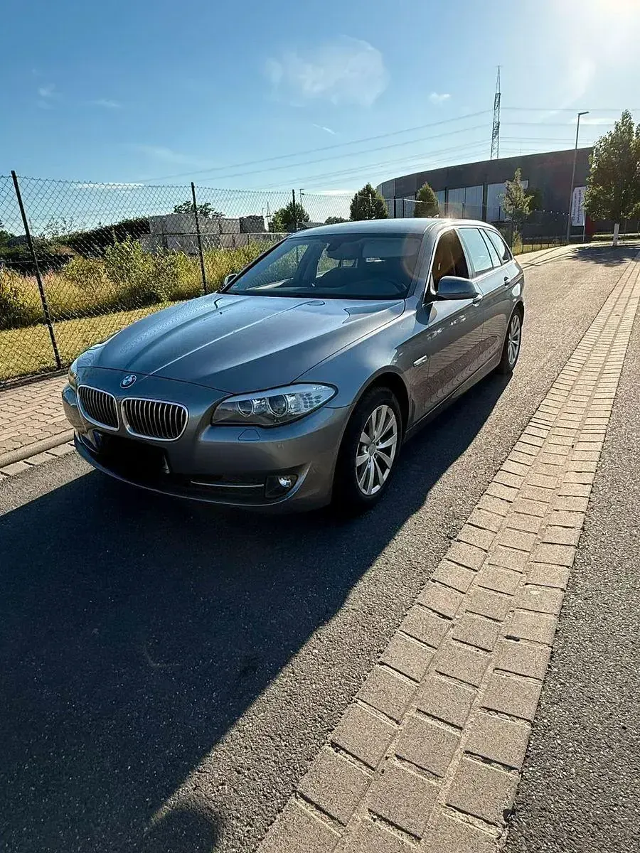 Gebraucht BMW 528 245 PS (180 kW) 2012 Grau Kombi