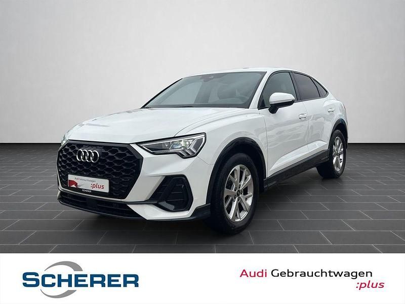 Ibisweiß (metallic) Gebraucht 2022 Audi Q3 Sportback Advanced SUV | 31.600 € (Superpreis) - Bild 1/4