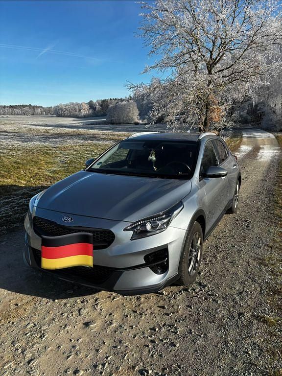 Silber Gebraucht 2020 Kia XCeed Spirit SUV | 19.300 € (Fairer Preis) - Bild 1/4
