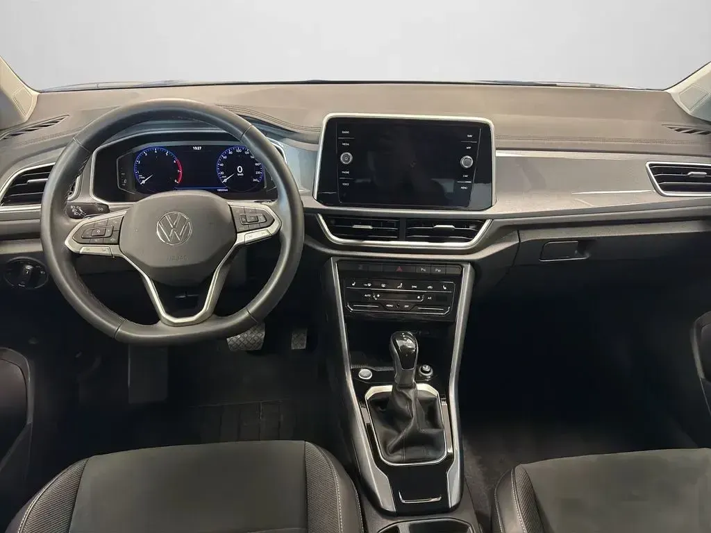 Gebraucht VW T-Roc Style 150 PS (110 kW) 2025 Ravennablau metallic (metallic) SUV