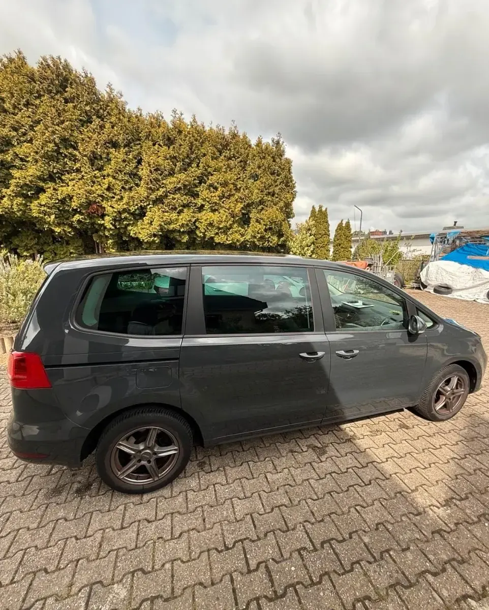Gebraucht VW Sharan 150 PS (110 kW) 2014 Grau Van / Kleinbus