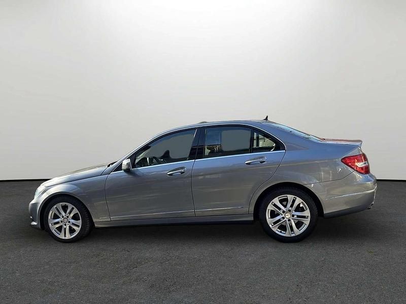 Gebraucht Mercedes C180 Elegance 156 PS (114 kW) 2013 Palladiumsilber Limousine