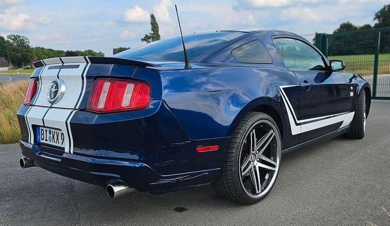 Gebraucht Ford Mustang 214 PS (157 kW) 2010 Blau Coupé