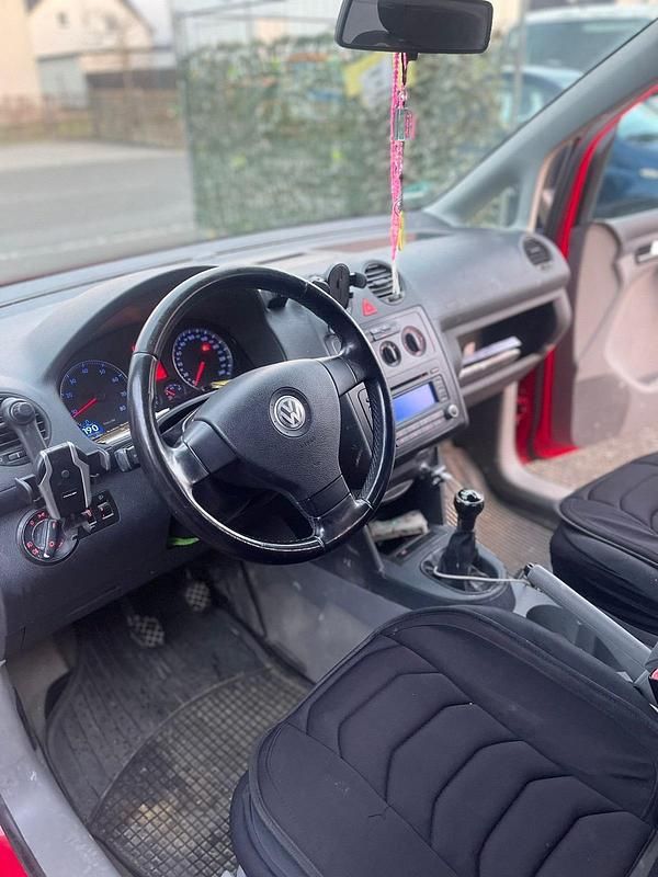 Second-hand VW Caddy 75 CP (55 kW) 2006 Roșu Monovolum