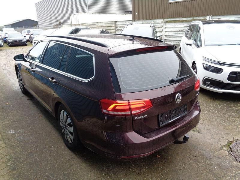 Gebraucht VW Passat Comfortline 150 PS (110 kW) 2016 Rot Kombi