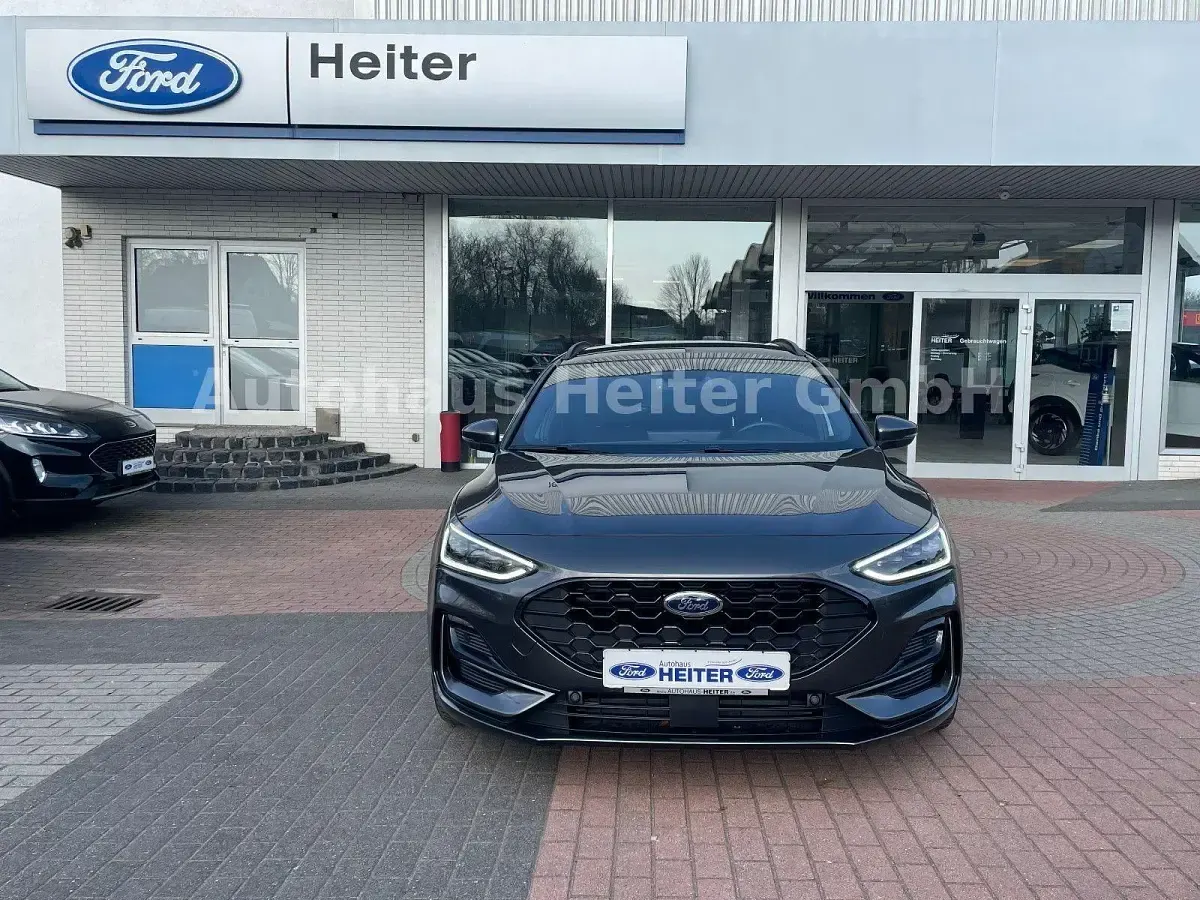 Gebraucht Ford Focus ST-Line X 155 PS (114 kW) 2024 Grau Kombi