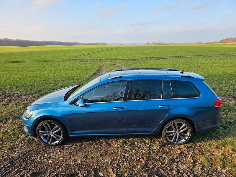 Blau Gebraucht 2013 VW Golf VII Highline Kombi | 15.600 € - Bild 1/4