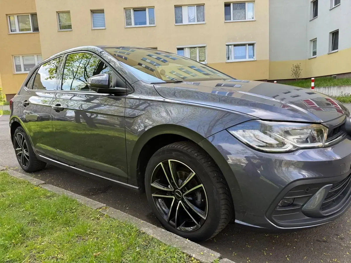 Usata VW Polo Life 95 CV (69 kW) 2022 Grigio Utilitaria