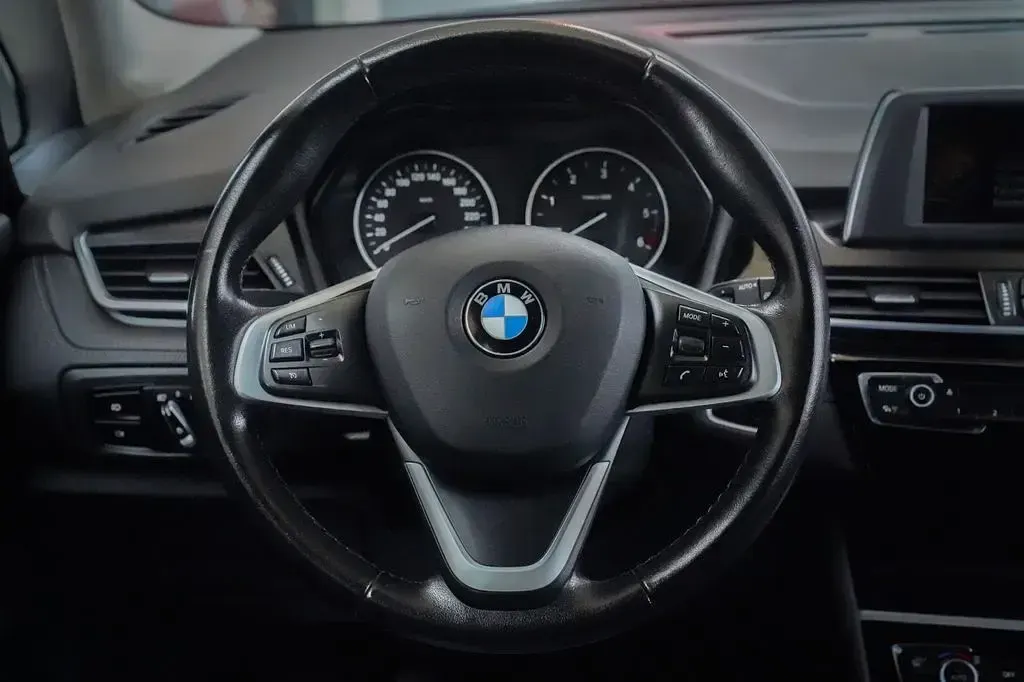 Gebraucht BMW 216 116 PS (85 kW) 2016 Schwarz Kombi