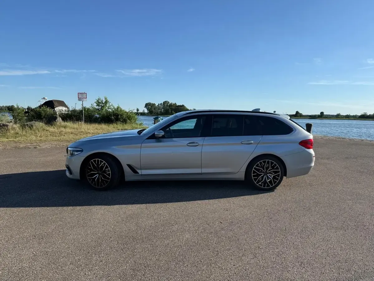 Gebraucht BMW 530 265 PS (194 kW) 2019 Silber Kombi